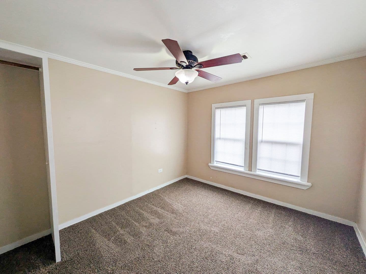 Port Neches House: 1030 Dallas St.