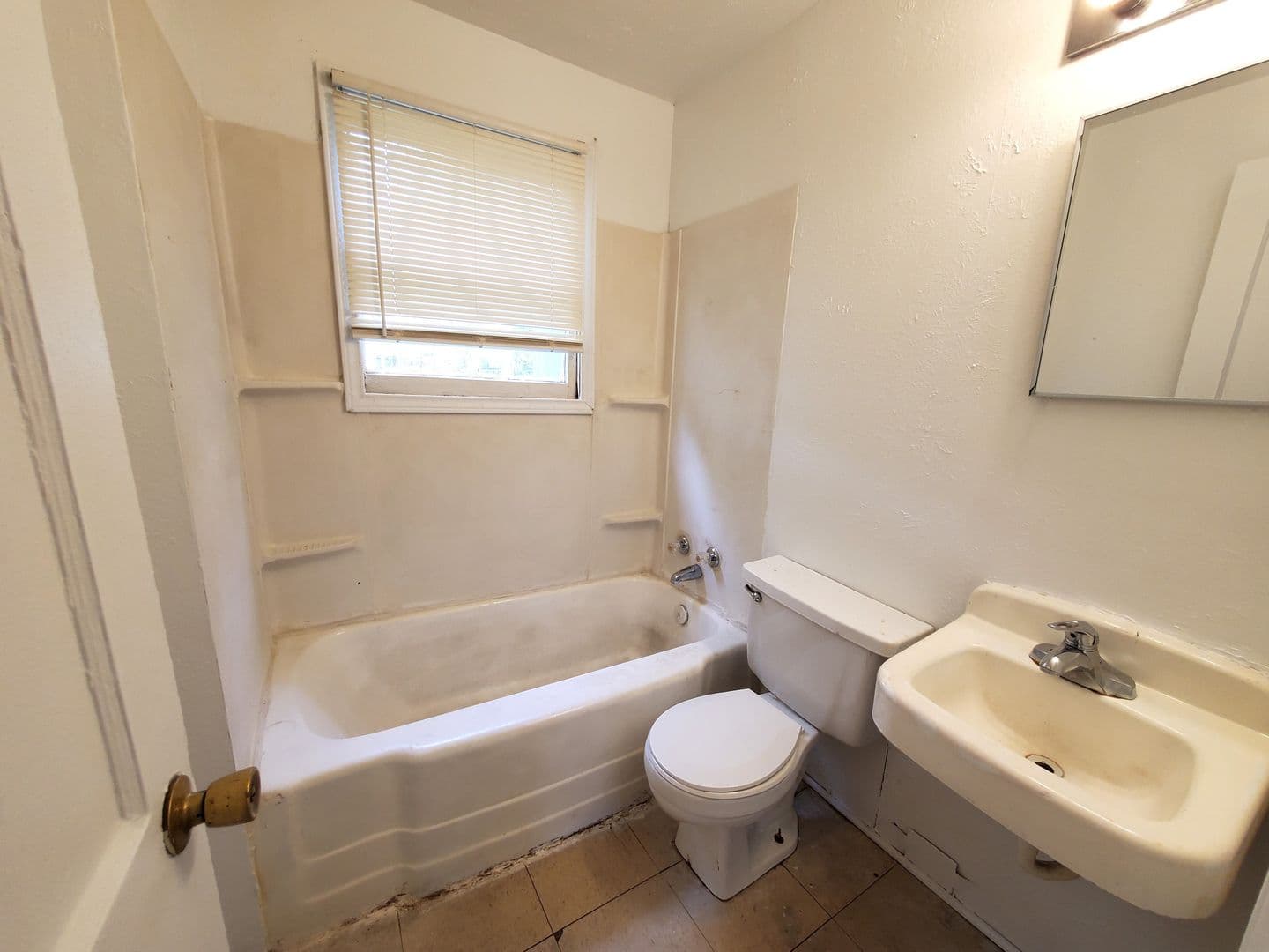 Beaumont House: 4770 Kenneth St