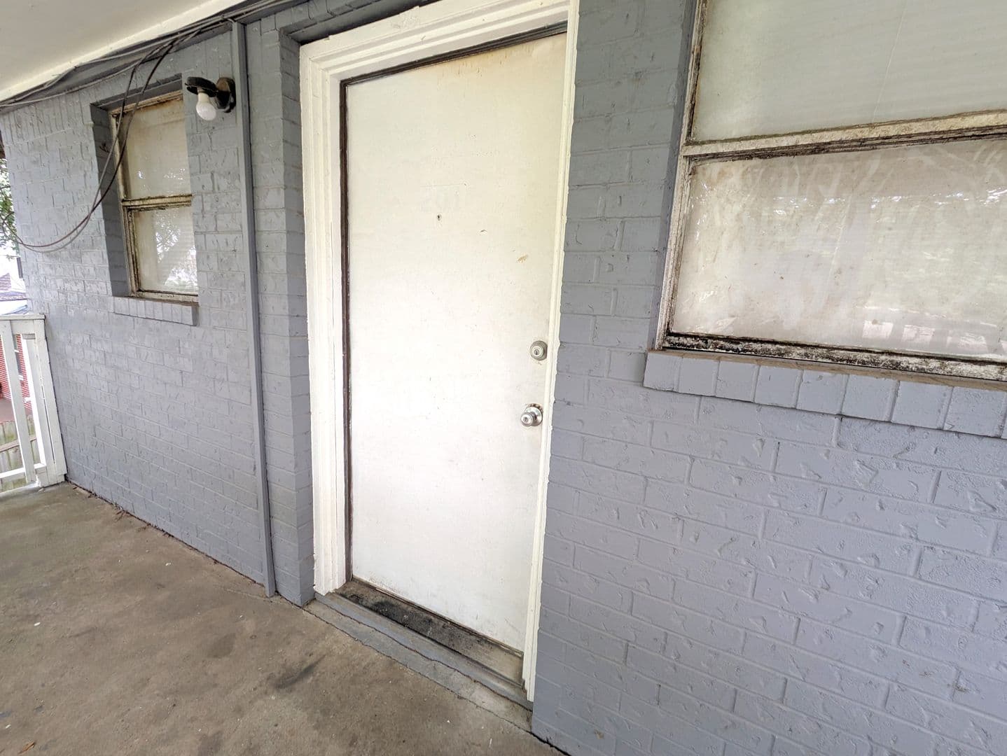 Beaumont Apartment: 690 Adams St