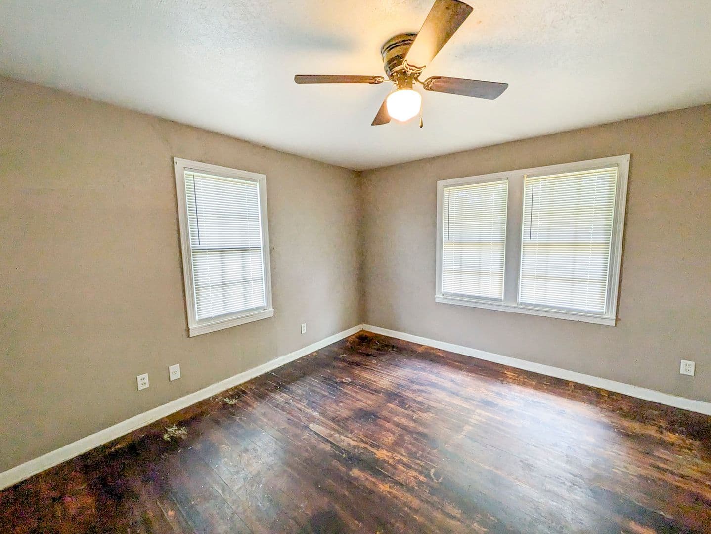 Port Neches House: 1103 Avenue B
