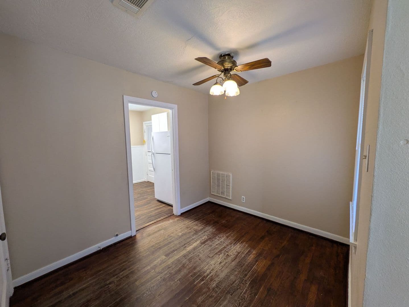 Orange House: 102 Amaryliss Avenue