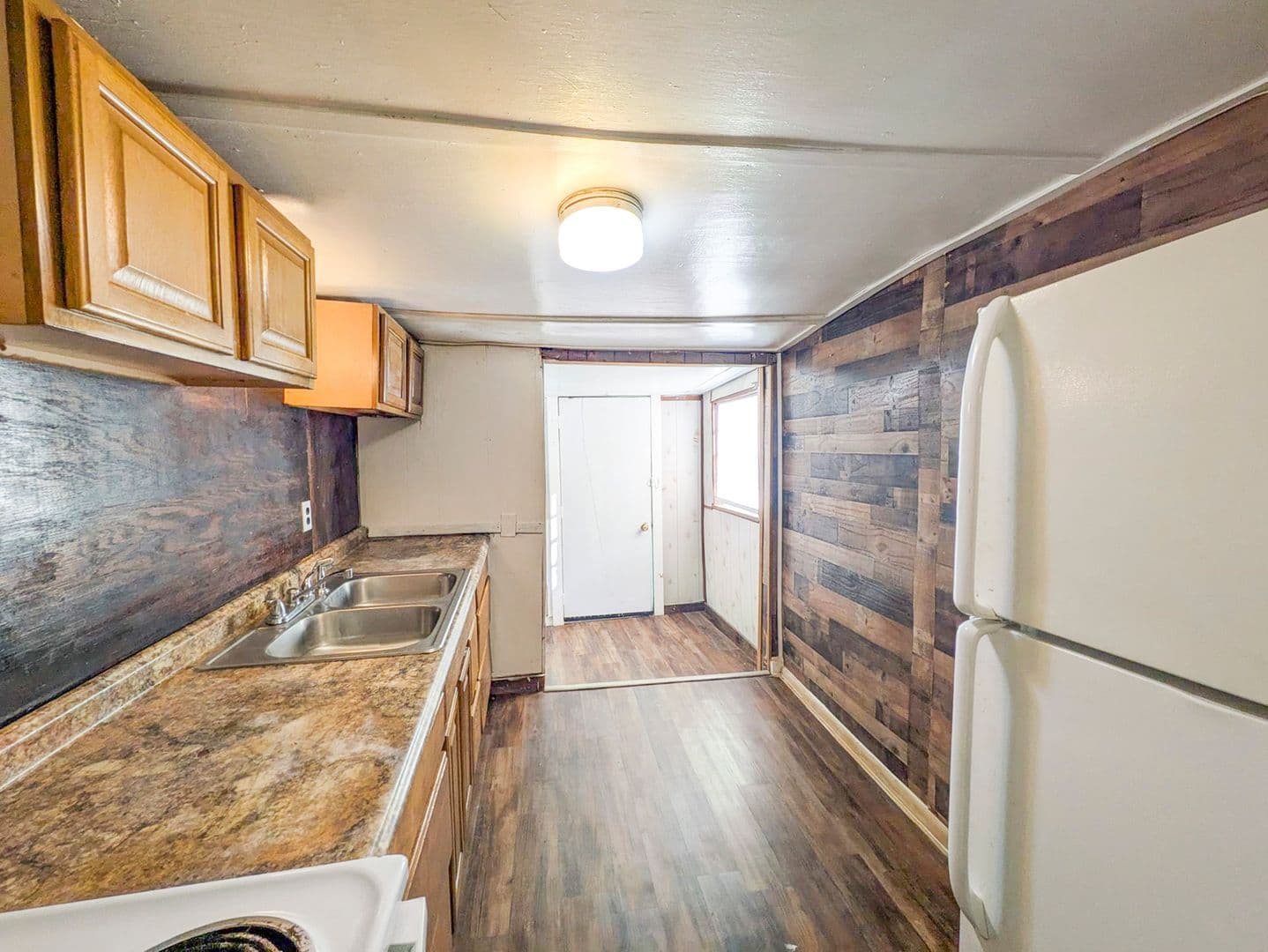 Beaumont House: 1130 Elgie St