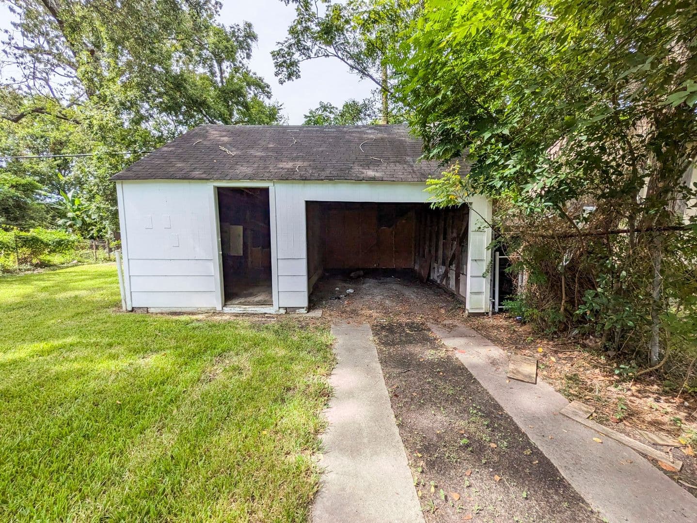 Beaumont House: 1810 Roberts St