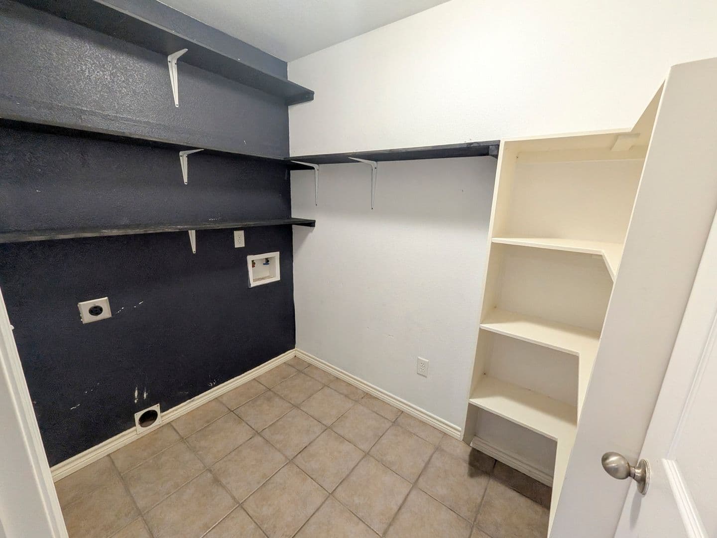Lumberton House: 5715 Springfield Circle South