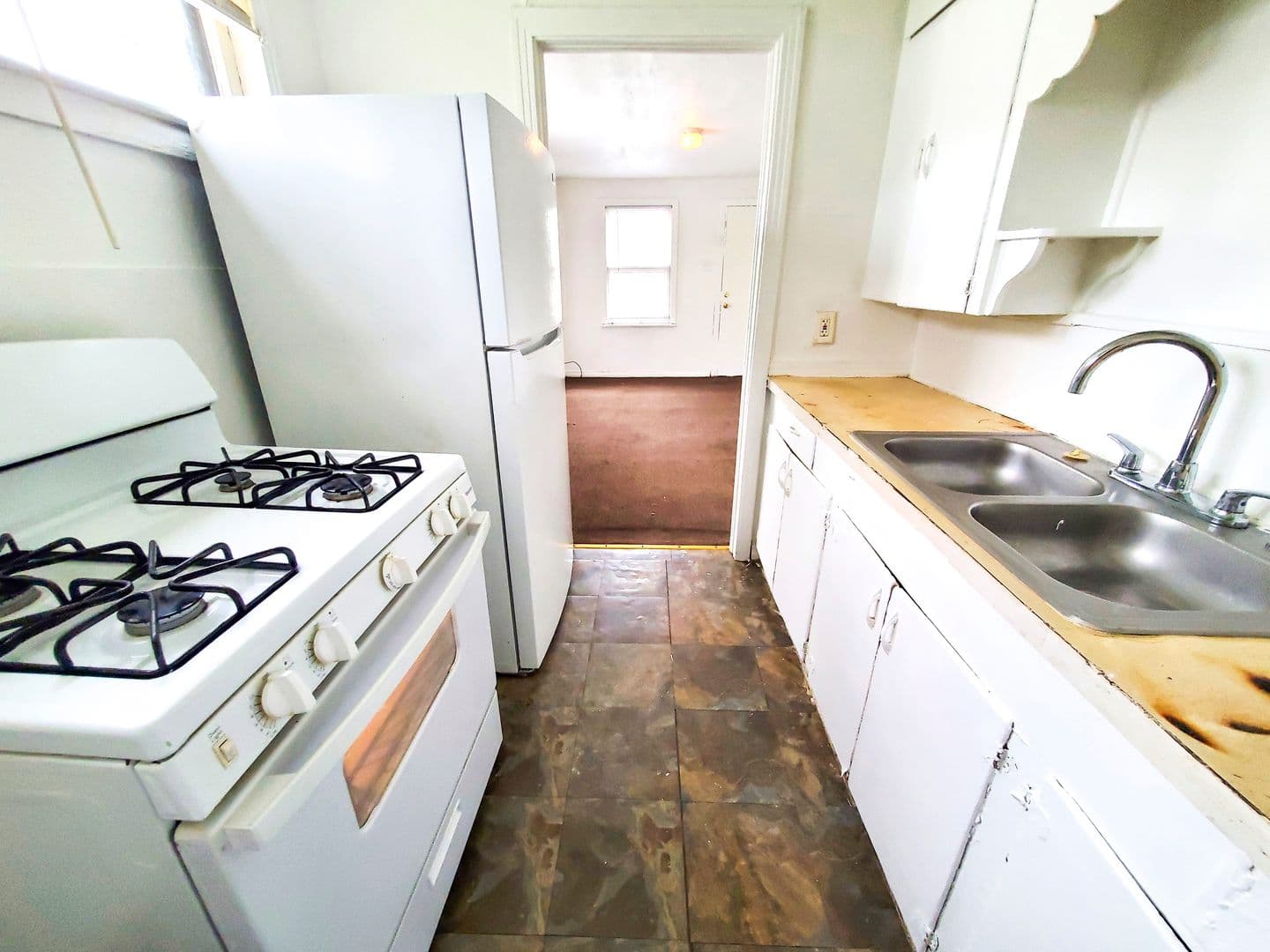 Beaumont House: 4770 Kenneth St