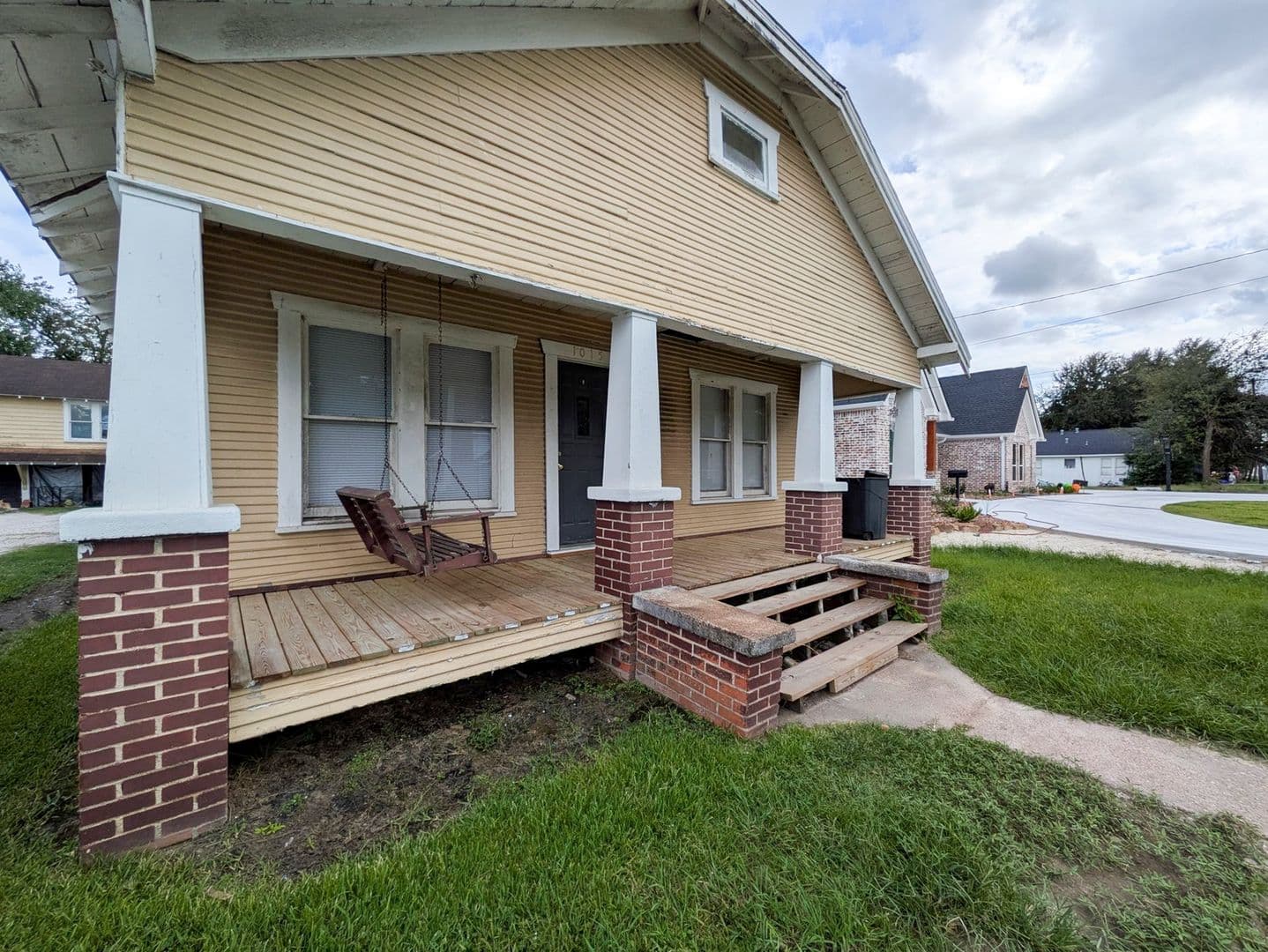 Port Neches Apartment: 1009-1015 Wagner