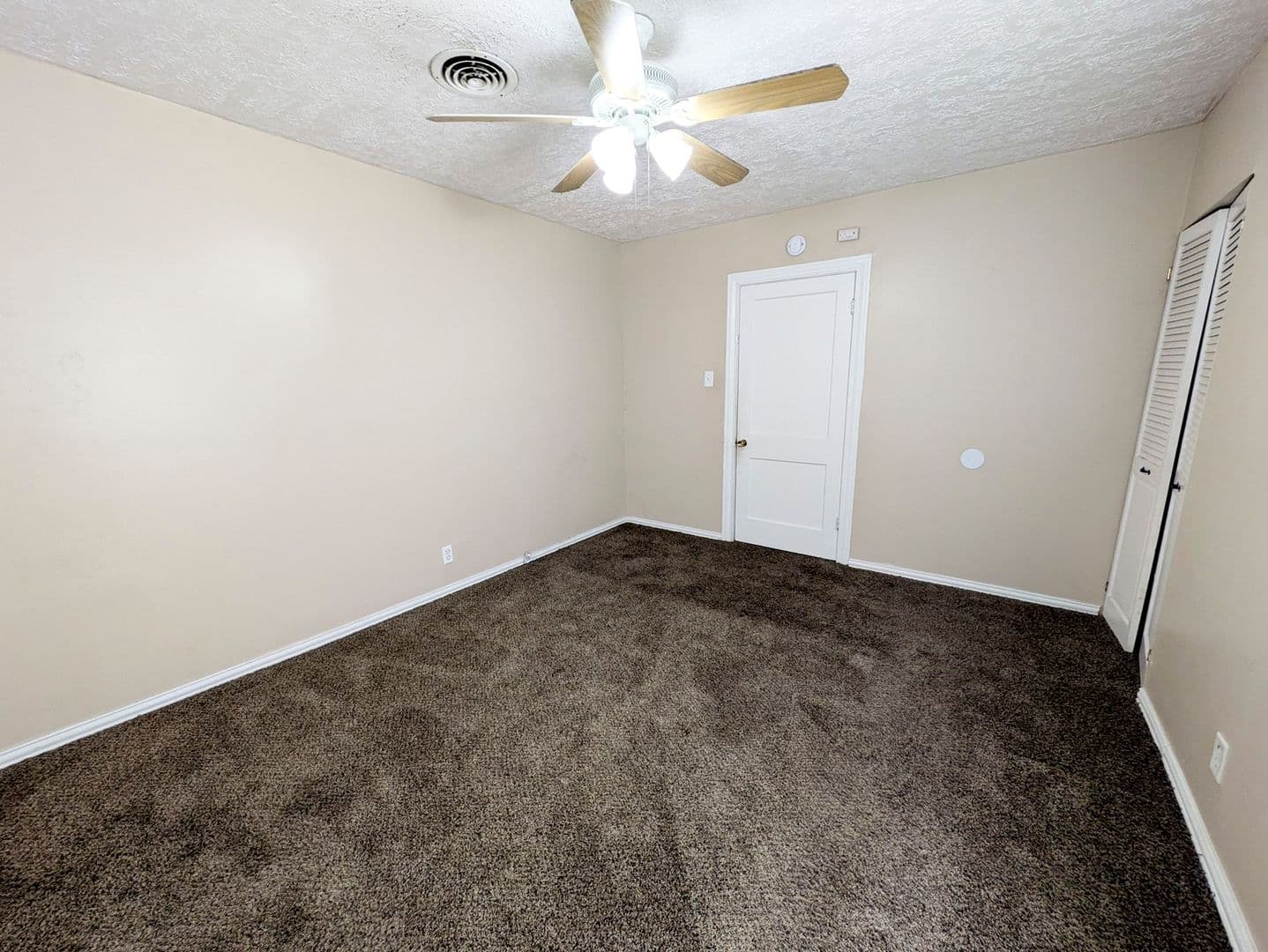 Beaumont House: 5267 Sunset Ave