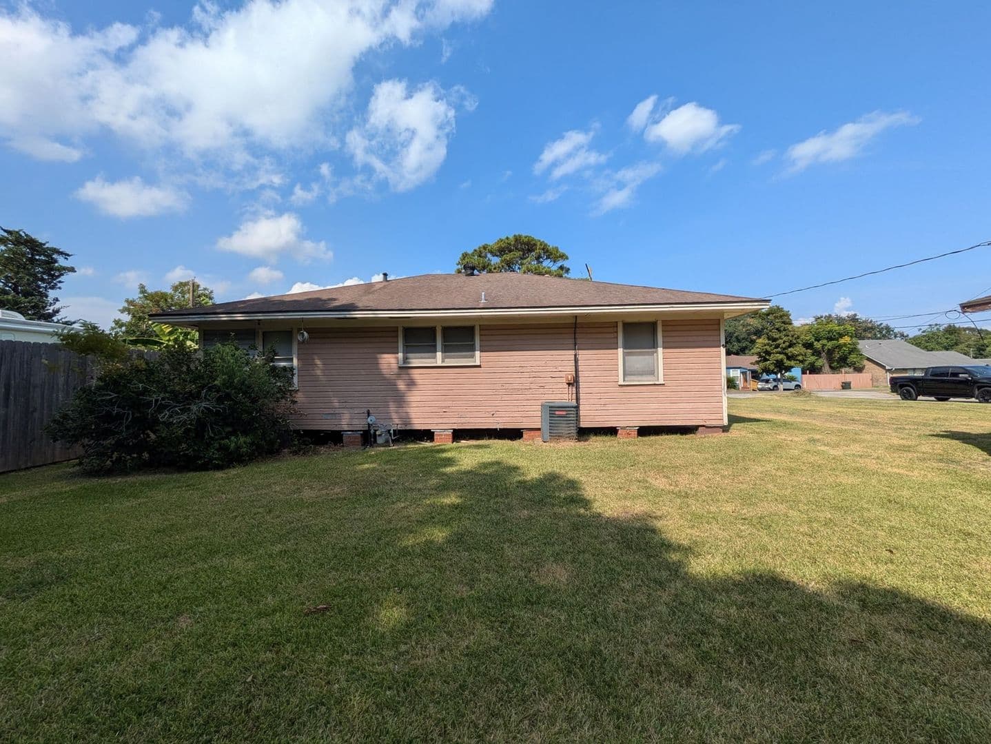 Groves House: 2631 Second Avenue