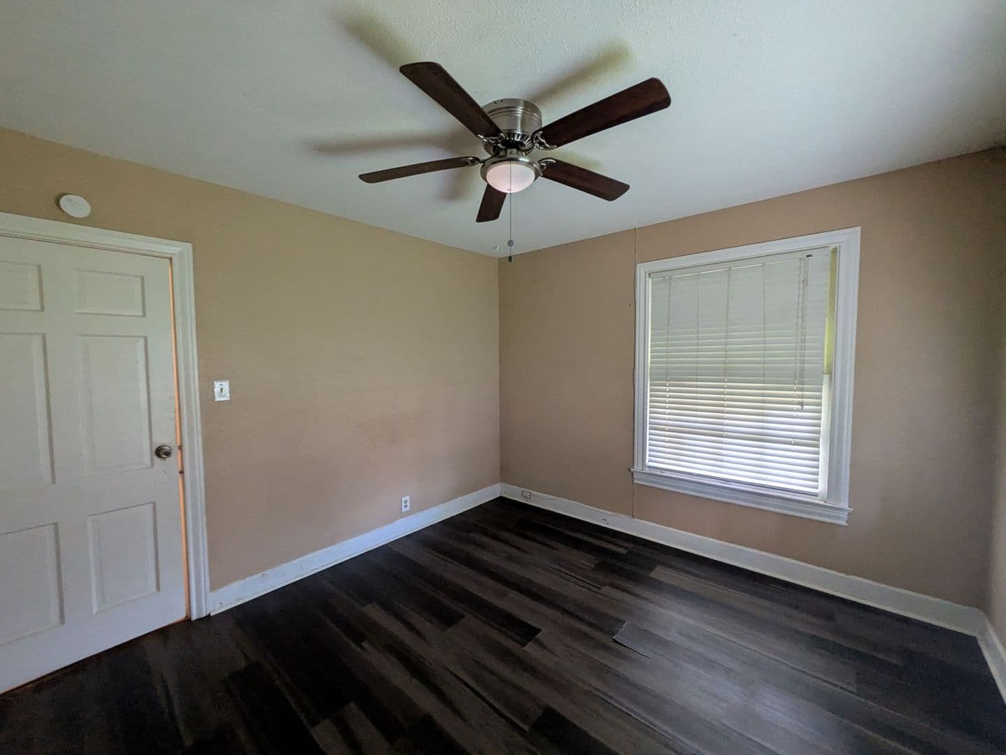Beaumont House: 2695 Goliad St