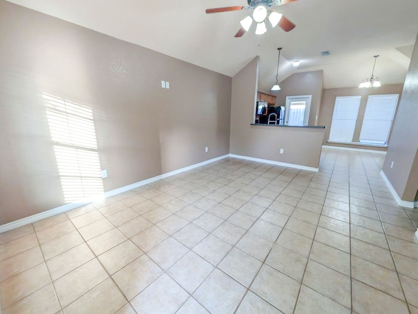 Lumberton House: 5715 Springfield Circle South