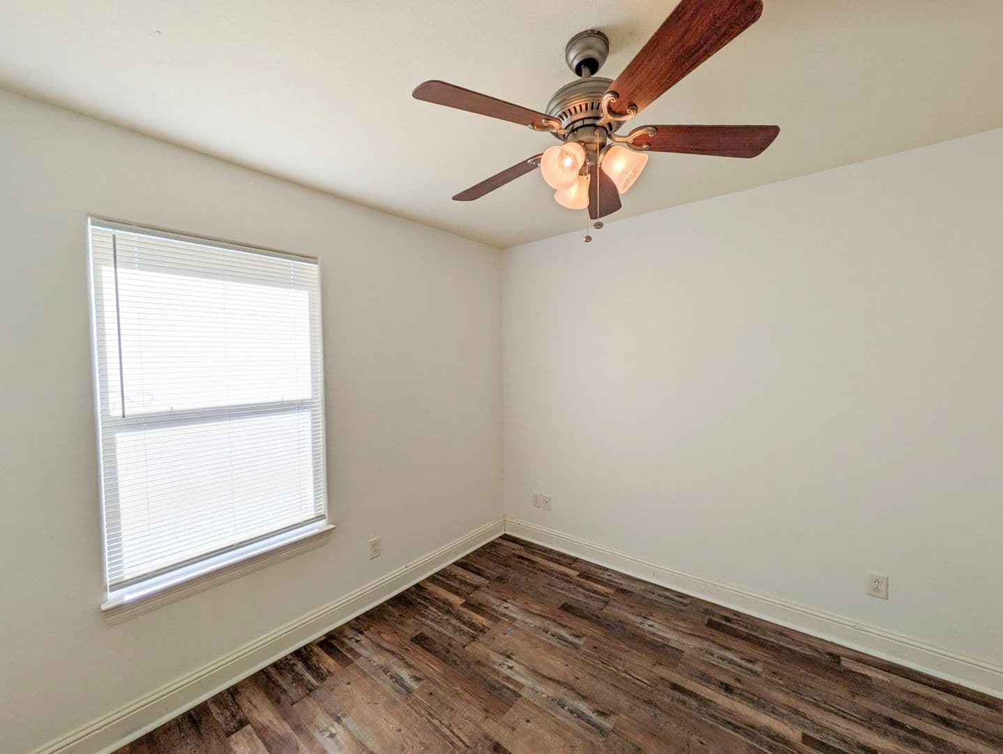 Port Neches House: 209 E. 2nd St