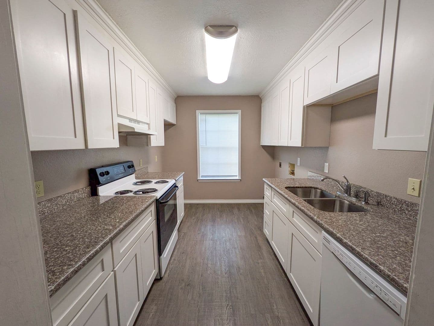 Beaumont Townhome: 3720 Laurel St