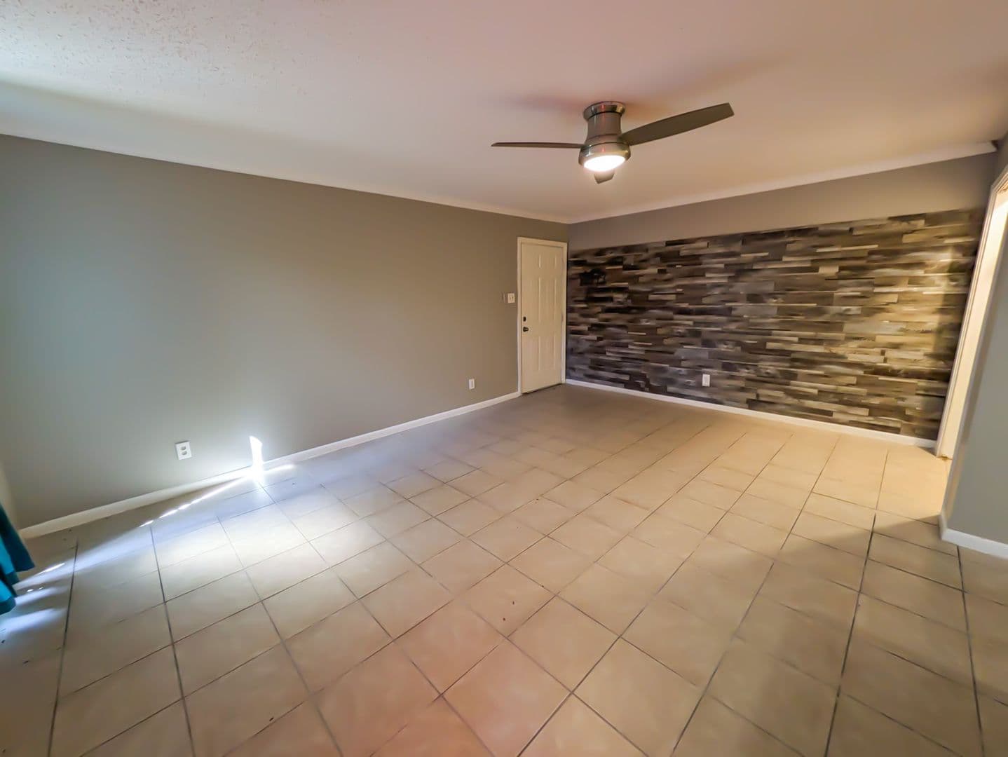 Groves Apartment: 6161 To 6177 Coolidge