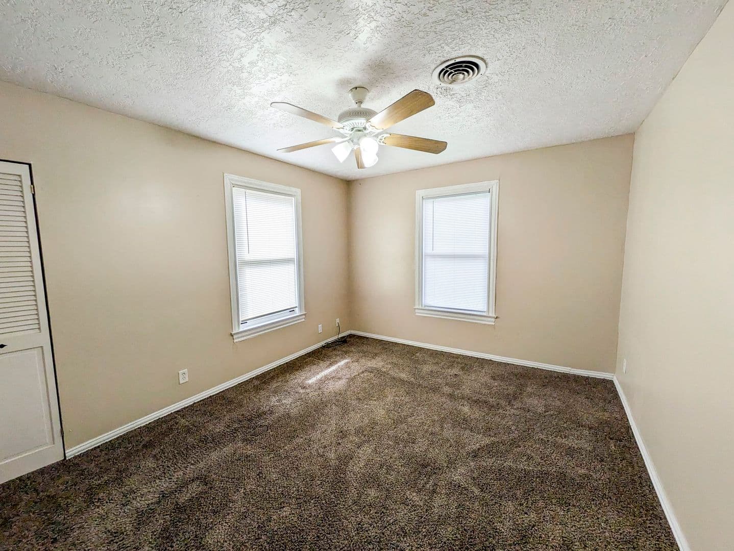 Beaumont House: 5267 Sunset Ave