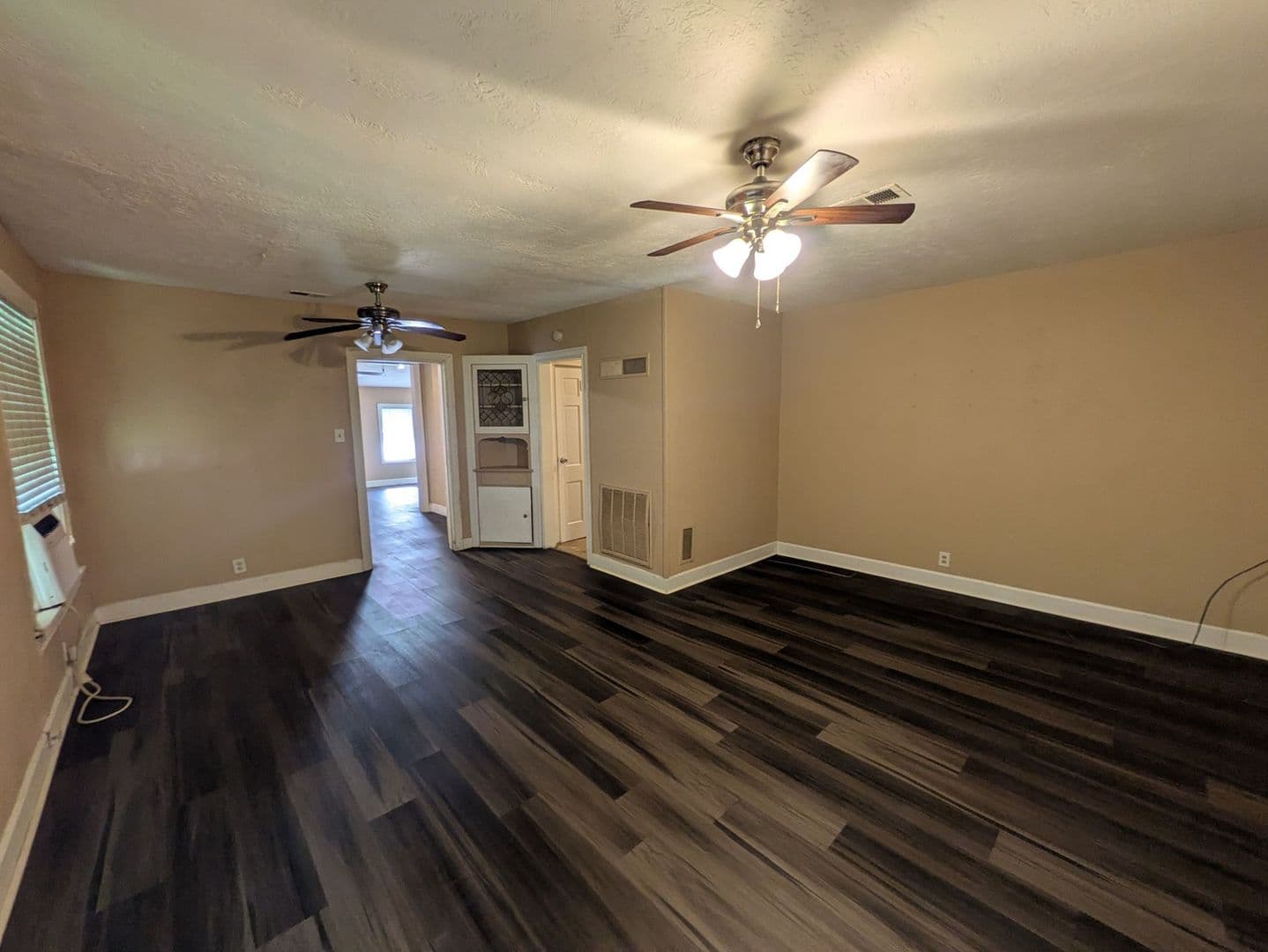 Beaumont House: 2695 Goliad St