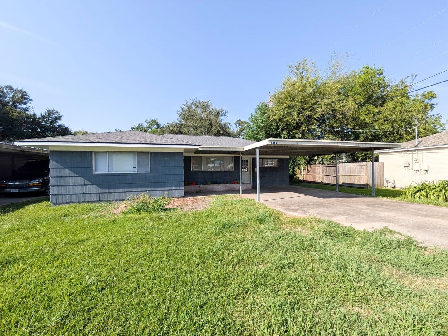 Groves House: 3265 East St.