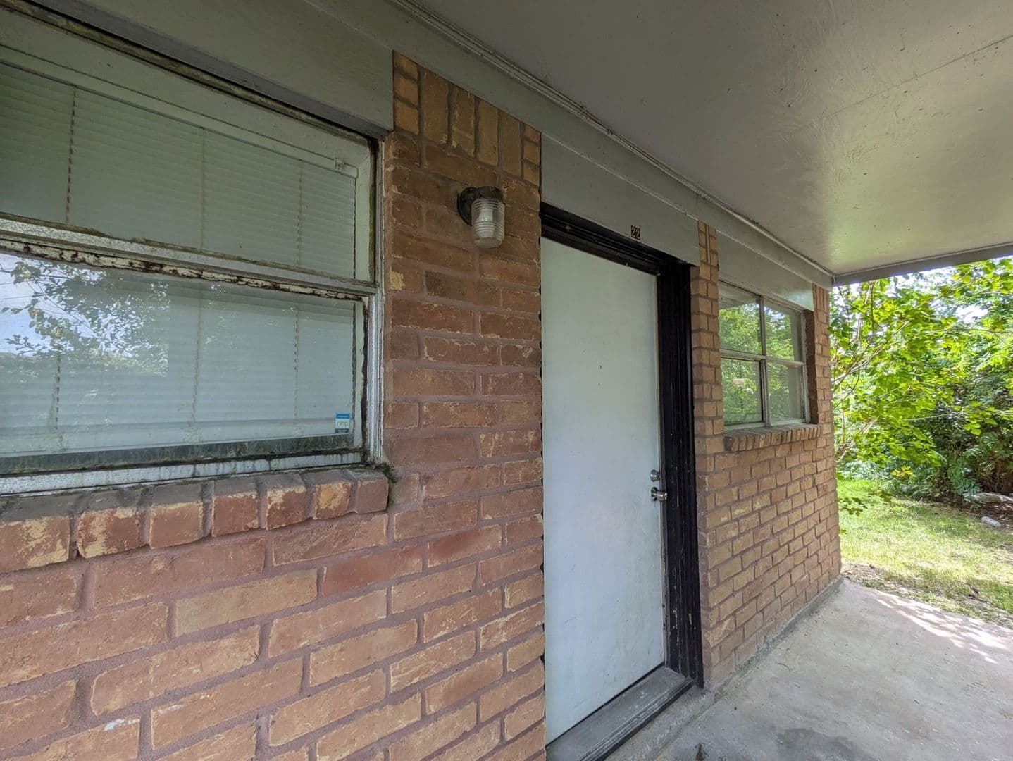 Beaumont Apartment: 975 Woodrow
