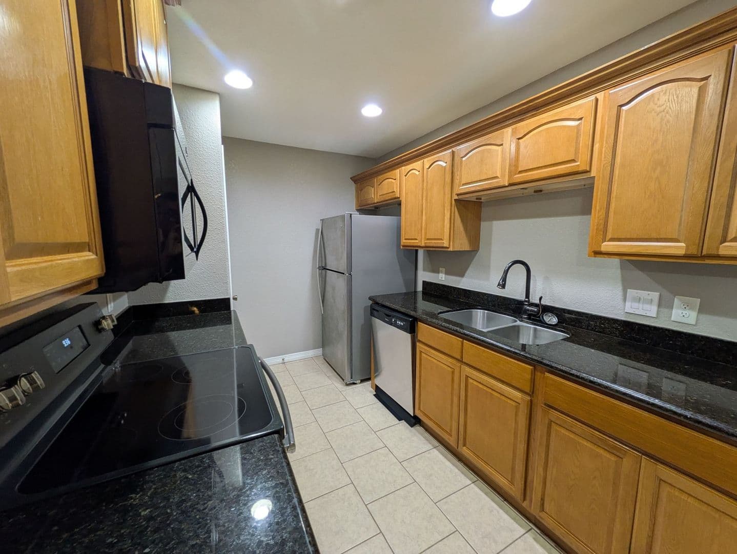 Nederland Apartment: 121 Gage Ave.