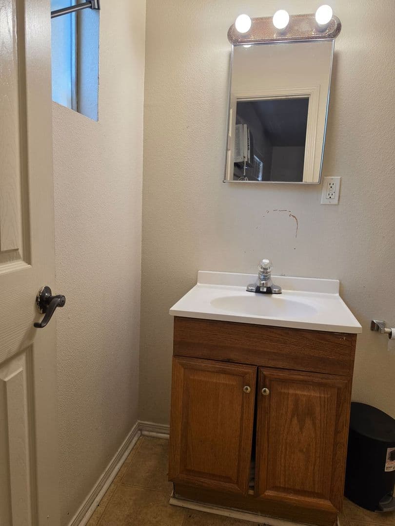 Port Arthur Apartment: 1349 Jefferson Dr