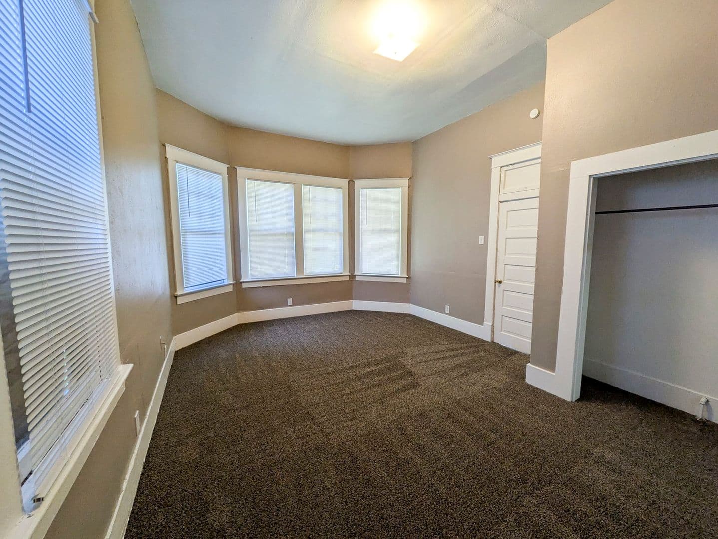 Beaumont House: 1045 Long Avenue