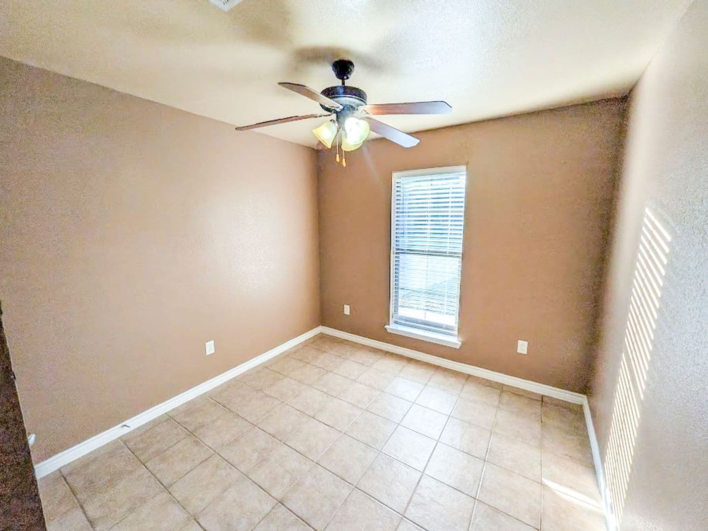 Lumberton House: 5715 Springfield Circle South