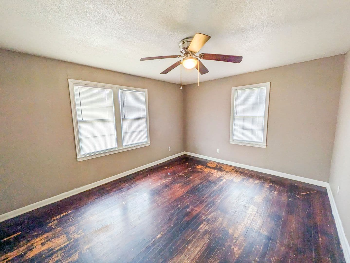 Port Neches House: 1103 Avenue B