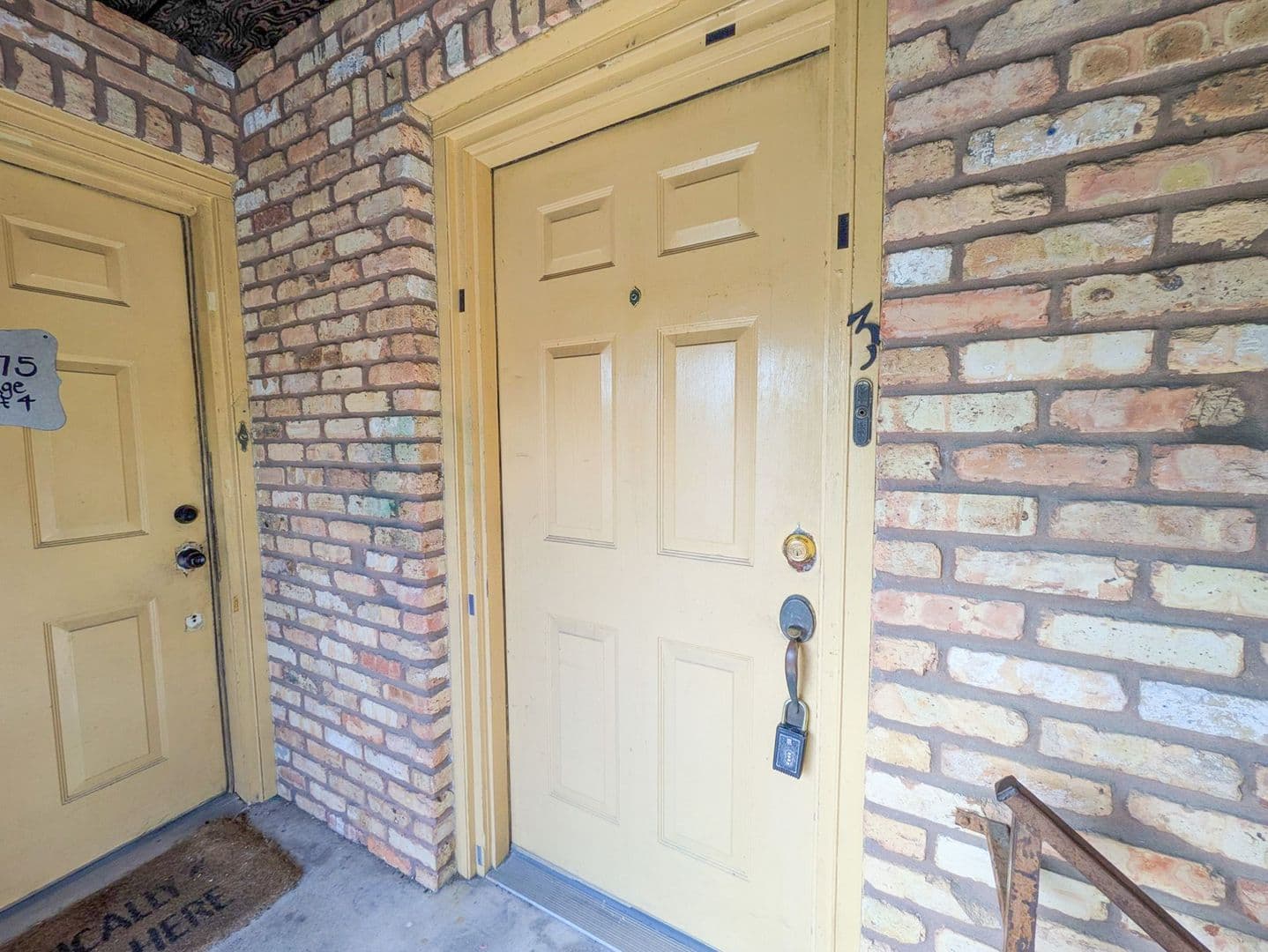 Groves Apartment: 6161 To 6177 Coolidge