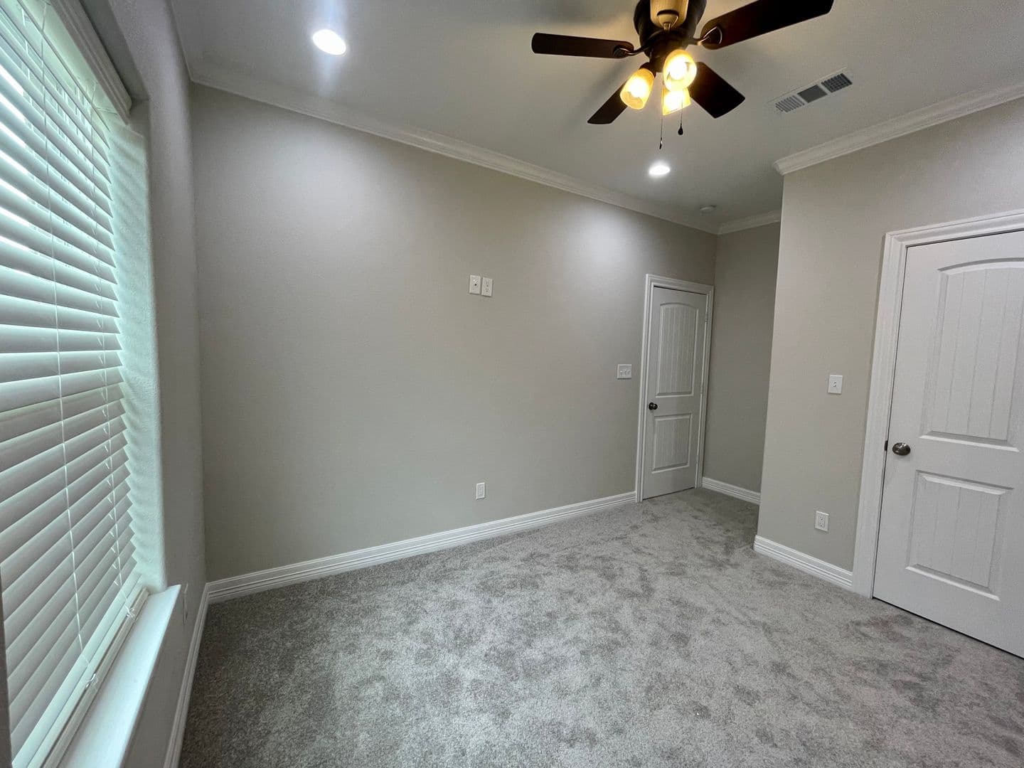 Beaumont House: 3542 Pradice St
