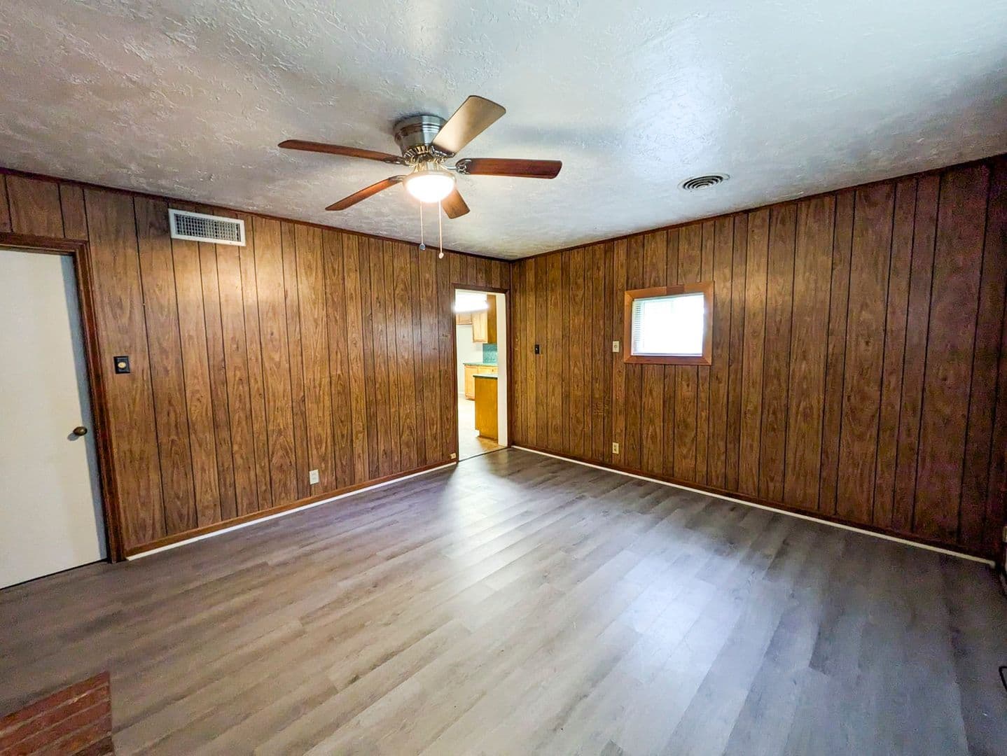 Beaumont House: 5267 Sunset Ave