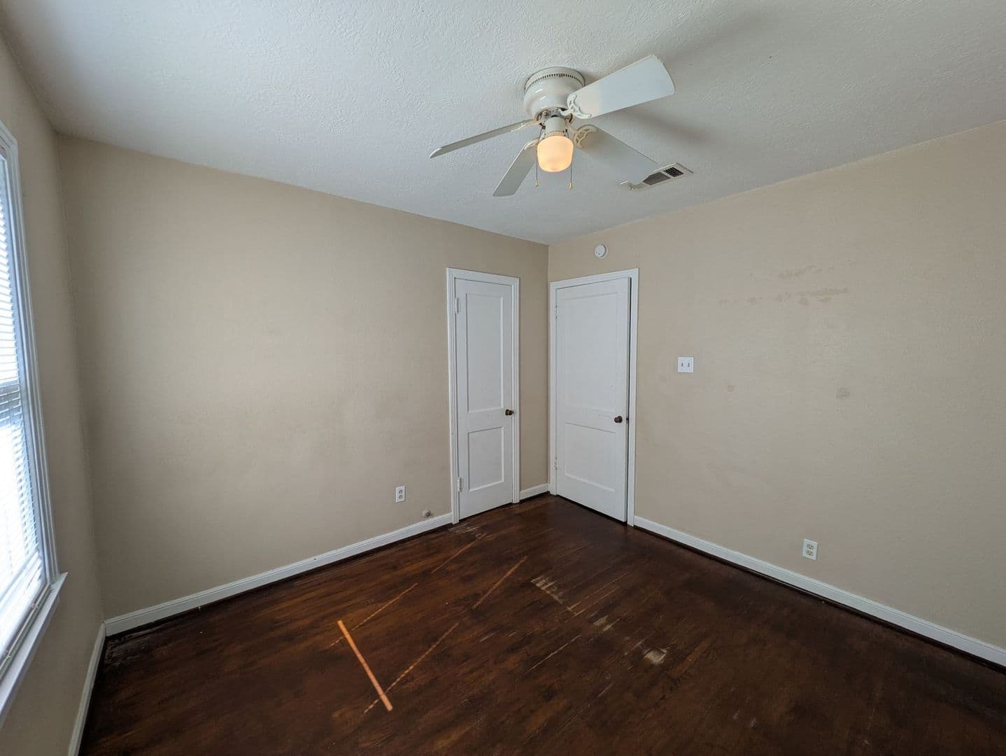 Orange House: 102 Amaryliss Avenue