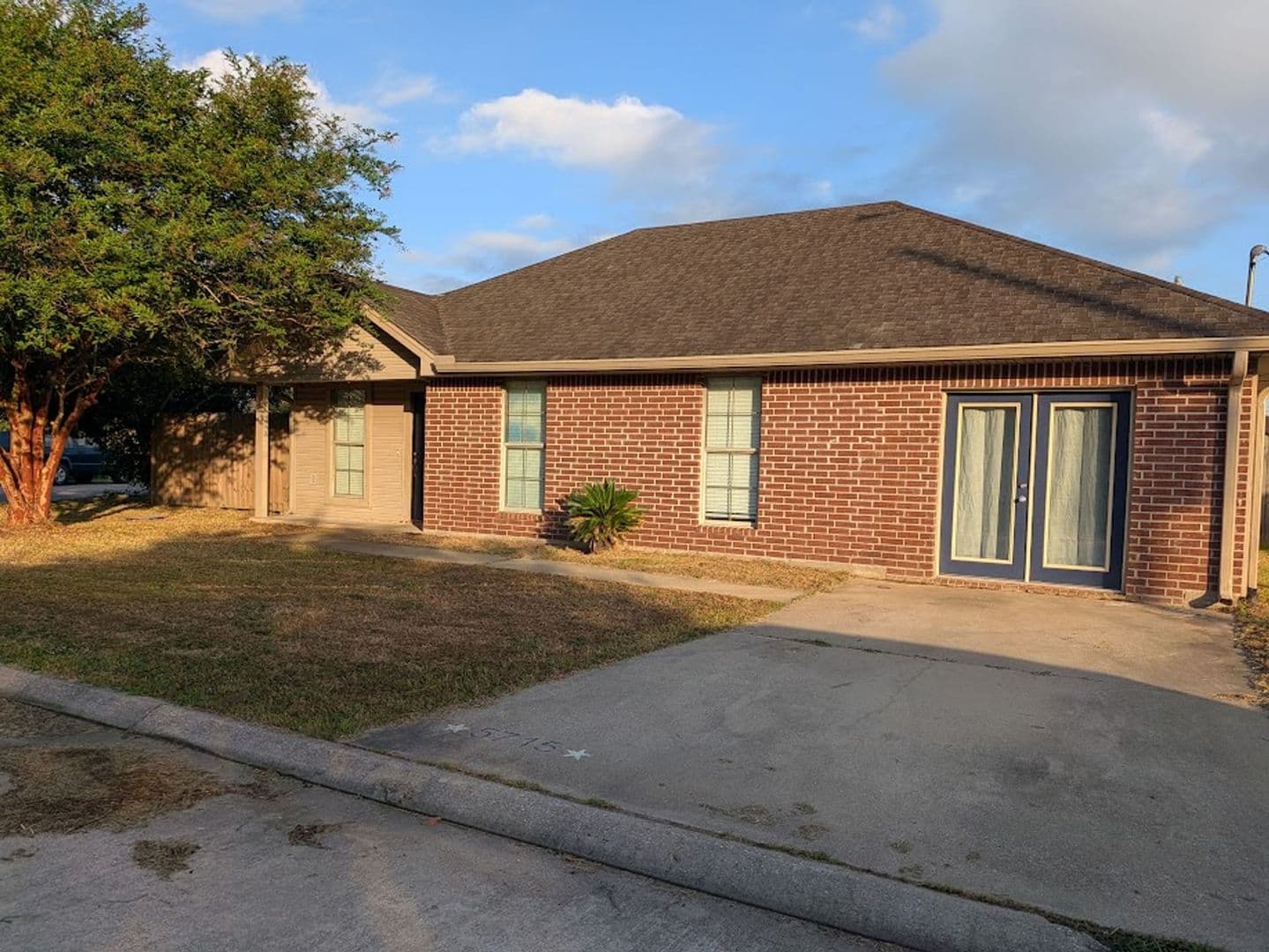 Lumberton House: 5715 Springfield Circle South