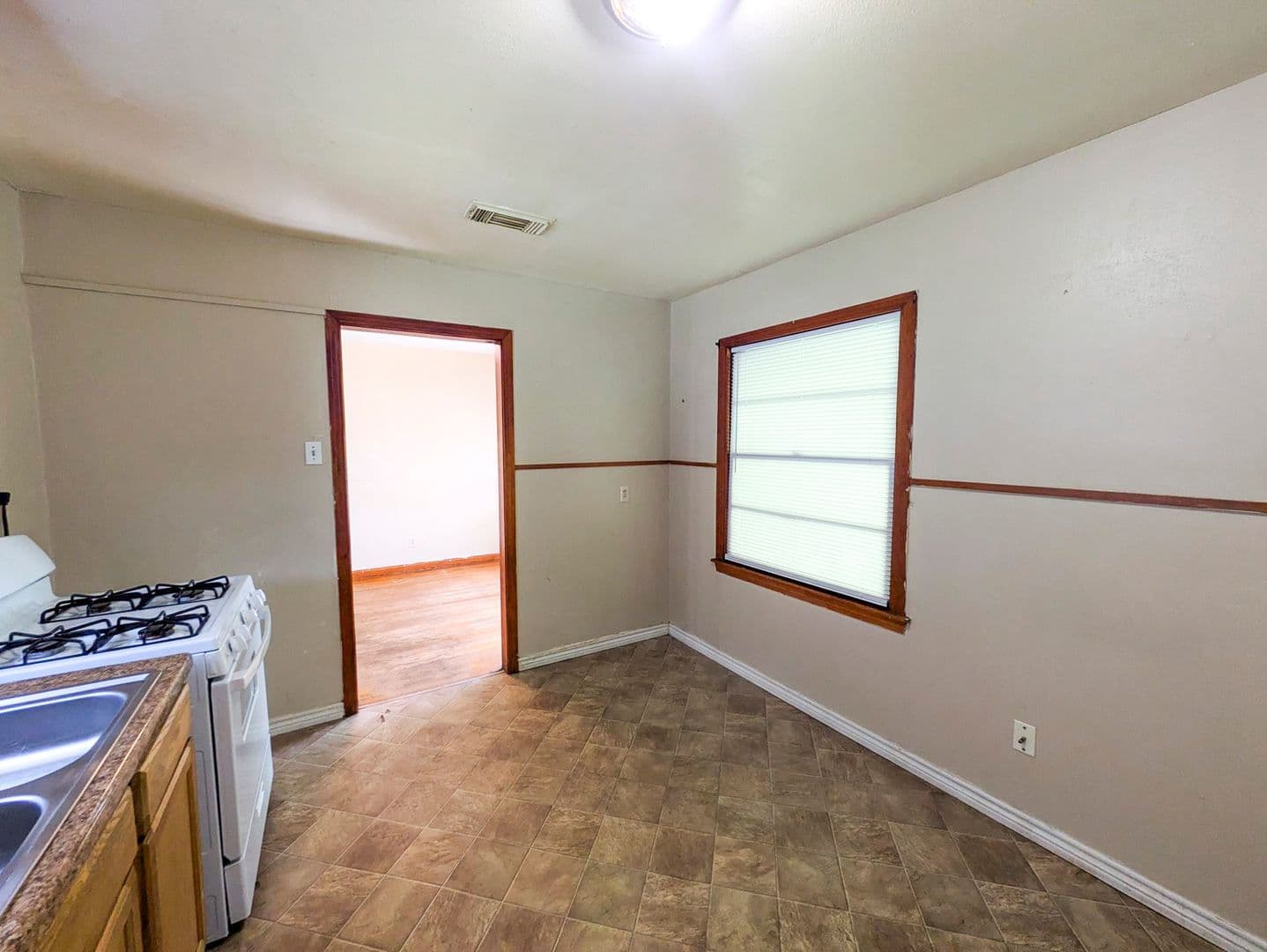 Beaumont House: 4295 Galveston