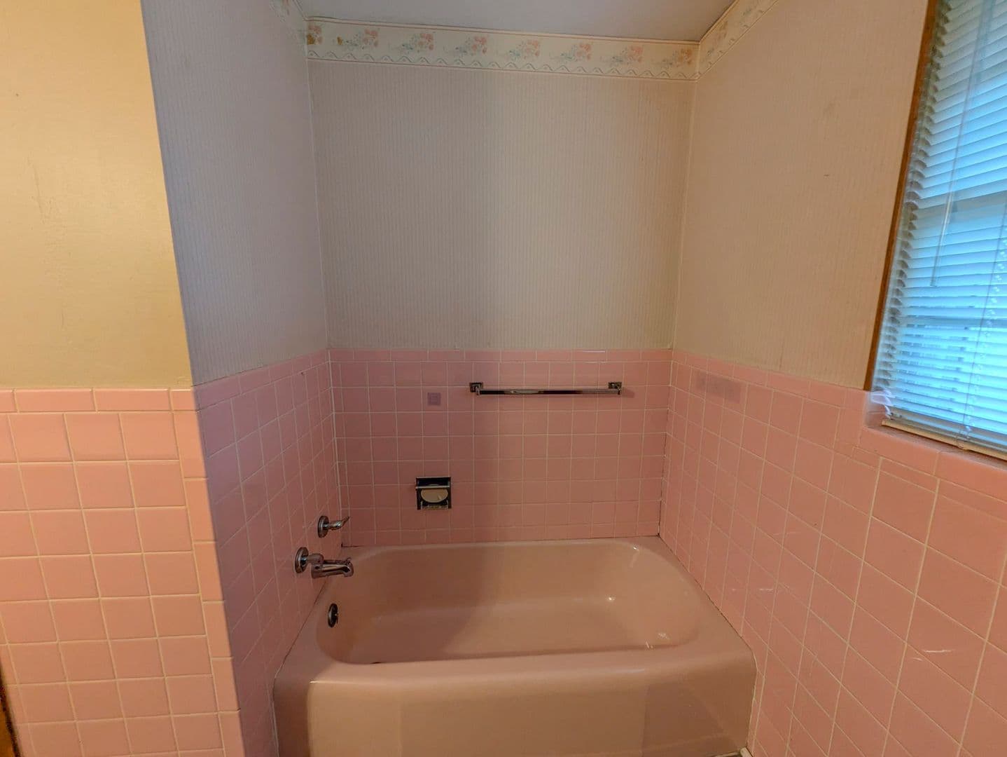 Port Arthur House: 6222 Hazel Ave