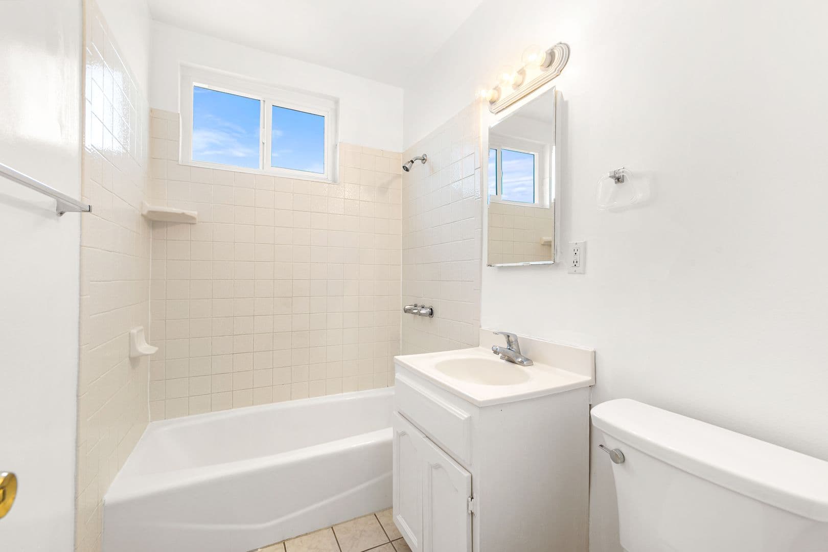Lomita Apartment: 2222 248th St.