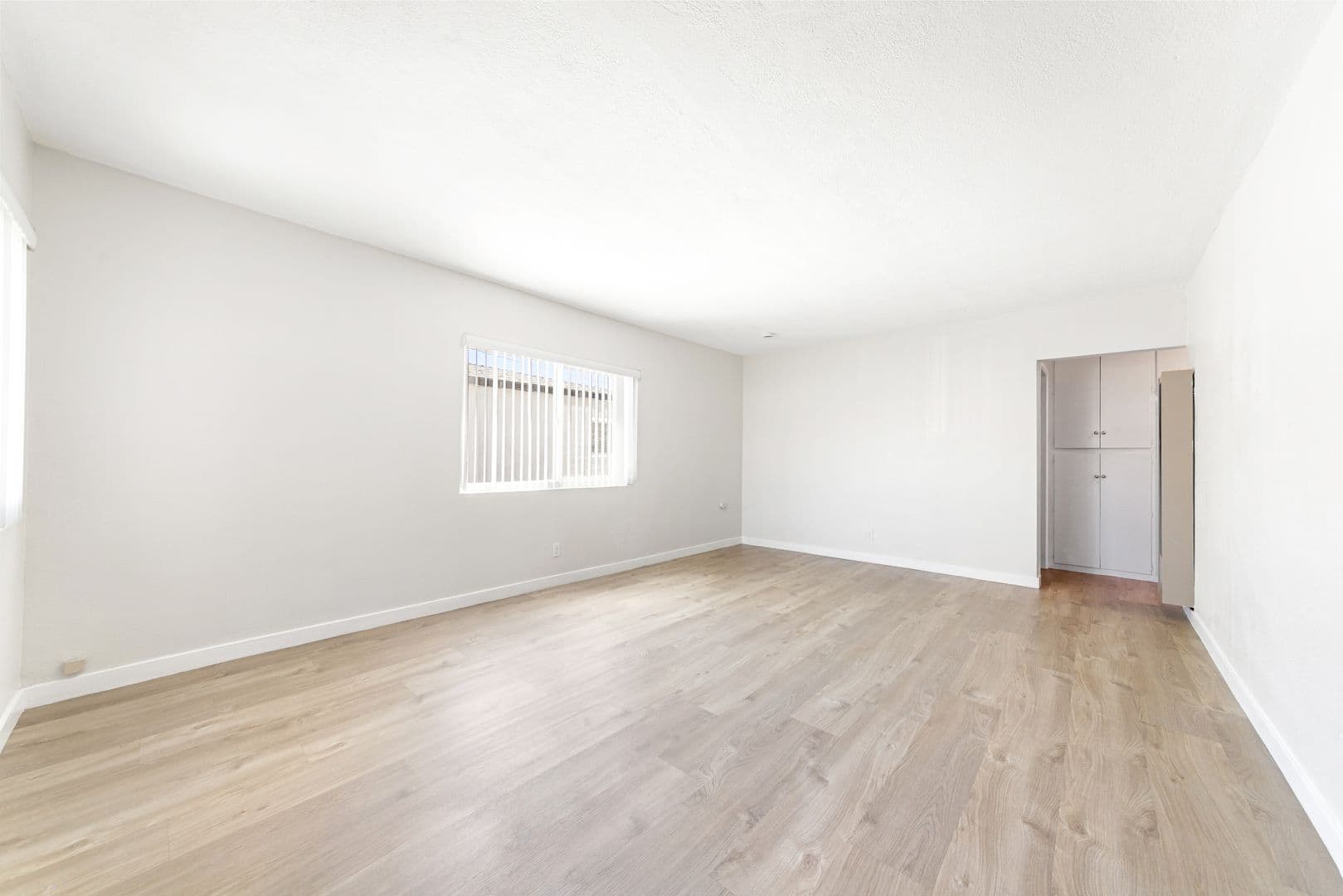 Lomita Apartment: 2222 248th St.