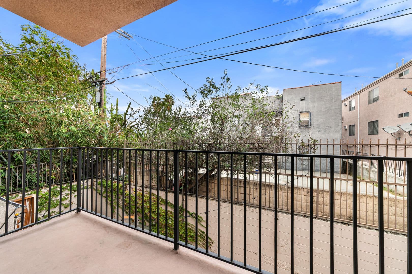 Los Angeles Apartment: 621 N. Bronson Ave