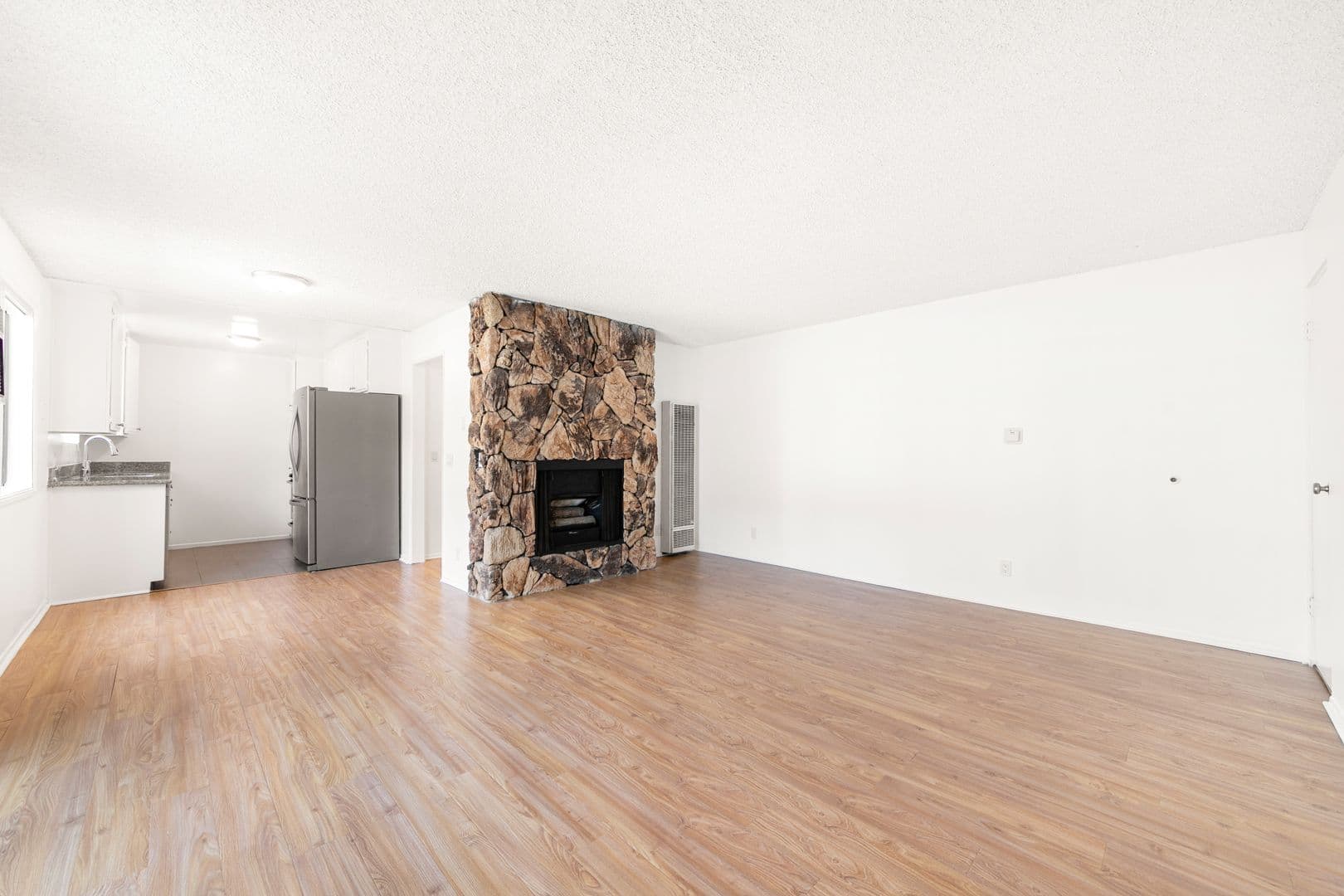Los Angeles Apartment: 3744 Delmas Terrace