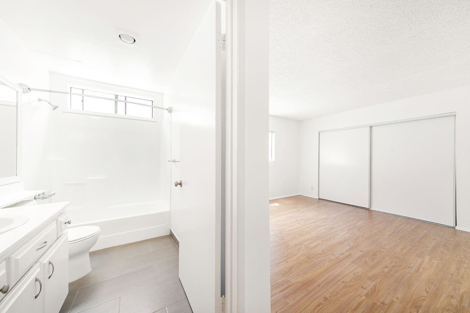 Los Angeles Apartment: 3744 Delmas Terrace