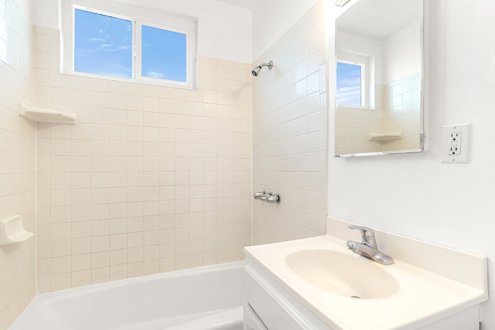Lomita Apartment: 2222 248th St.
