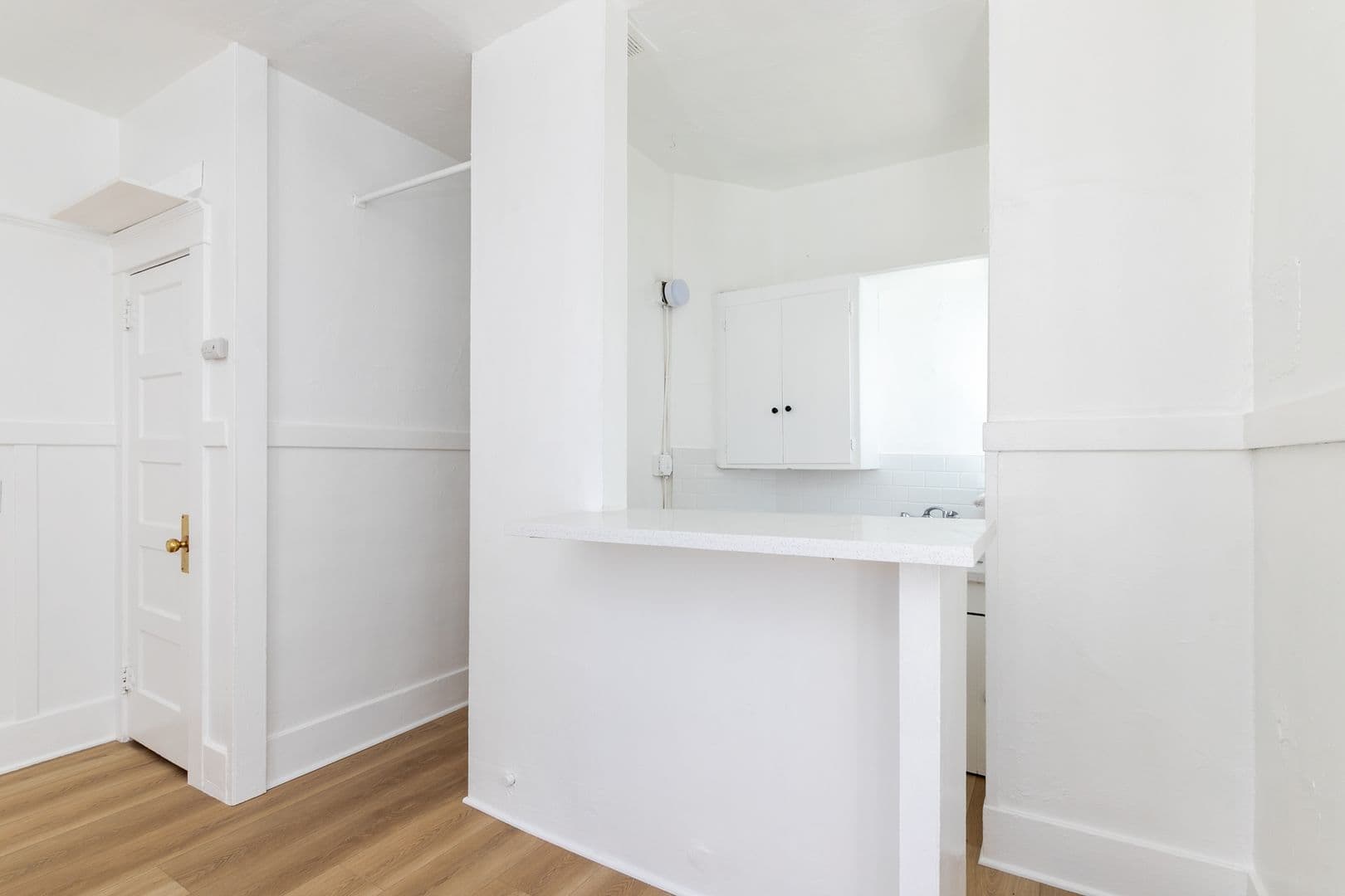 Venice Apartment: 39 24th Ave