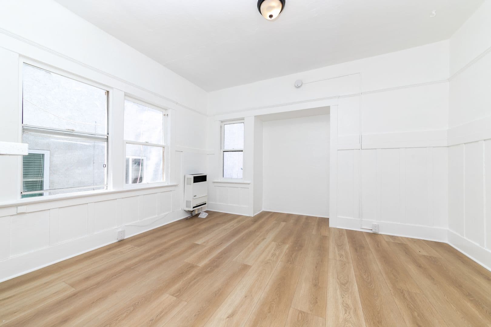 Venice Apartment: 39 24th Ave