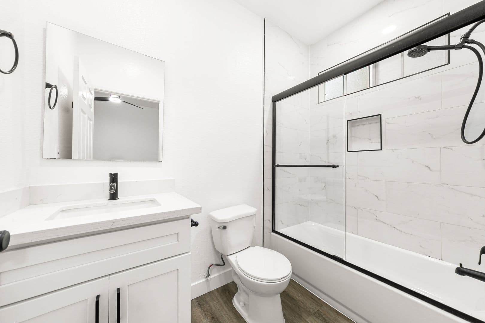 Los Angeles Apartment: 621 N. Bronson Ave
