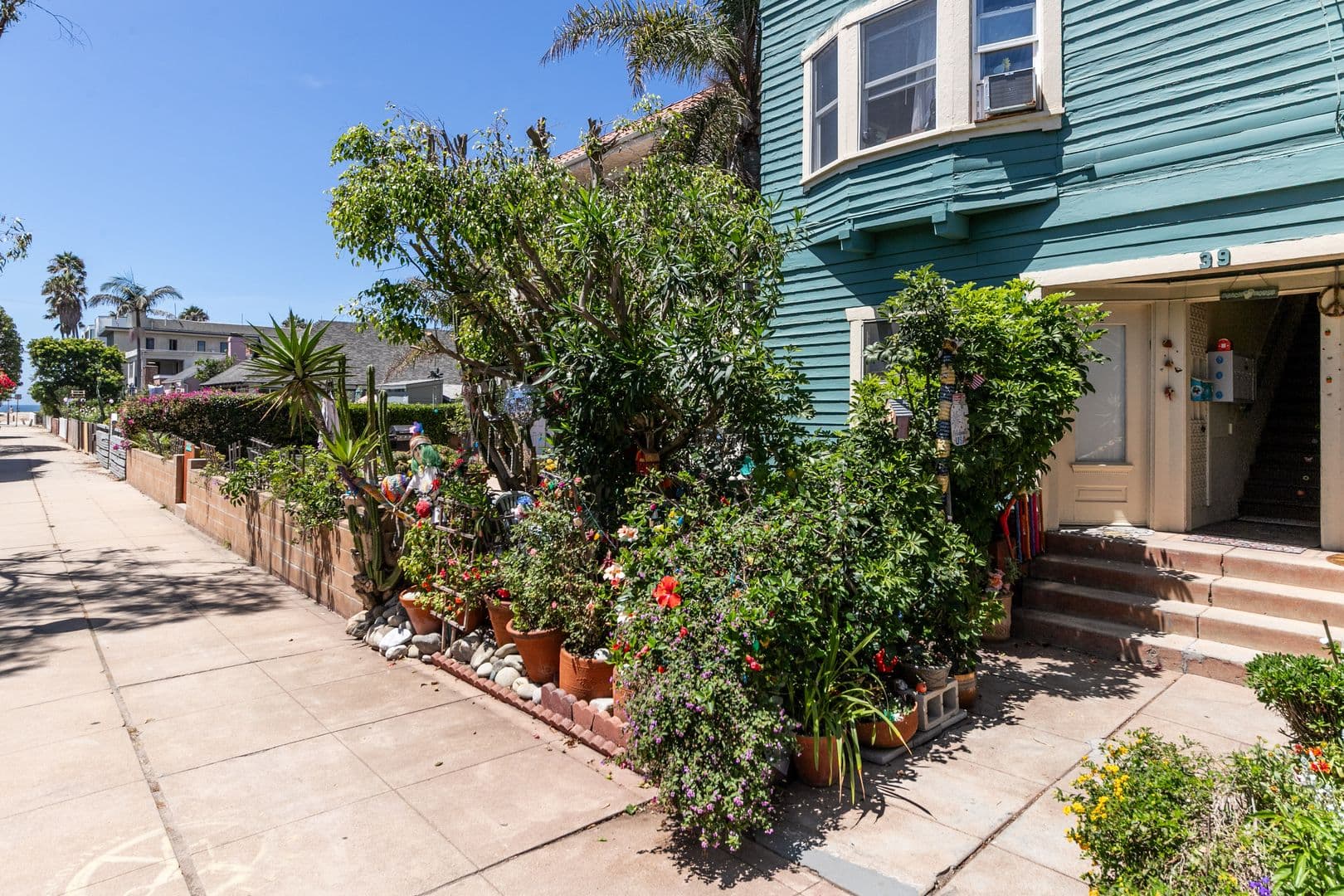 Venice Apartment: 39 24th Ave