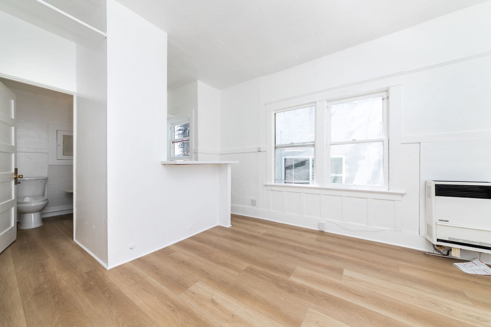 Venice Apartment: 39 24th Ave