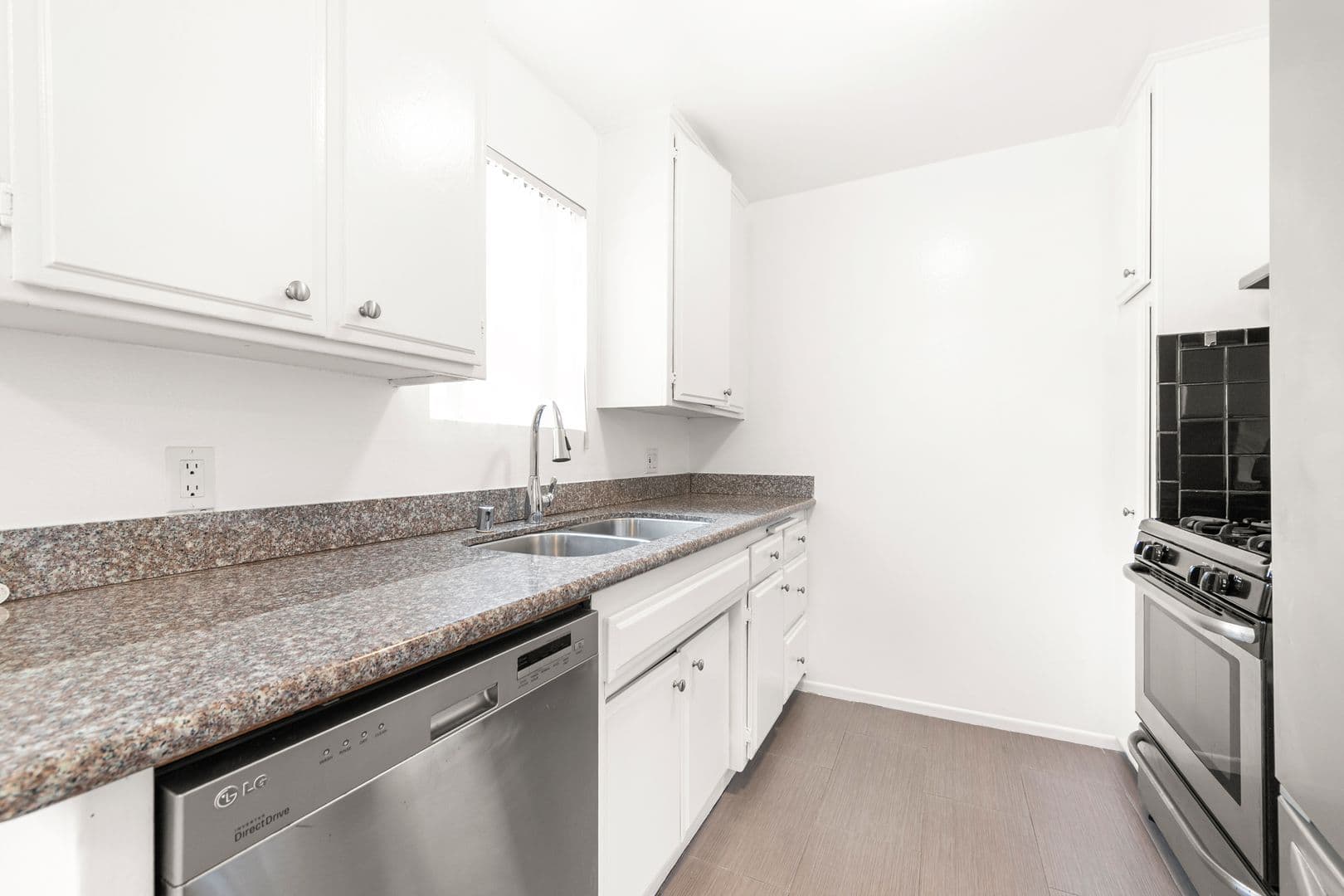Los Angeles Apartment: 3744 Delmas Terrace