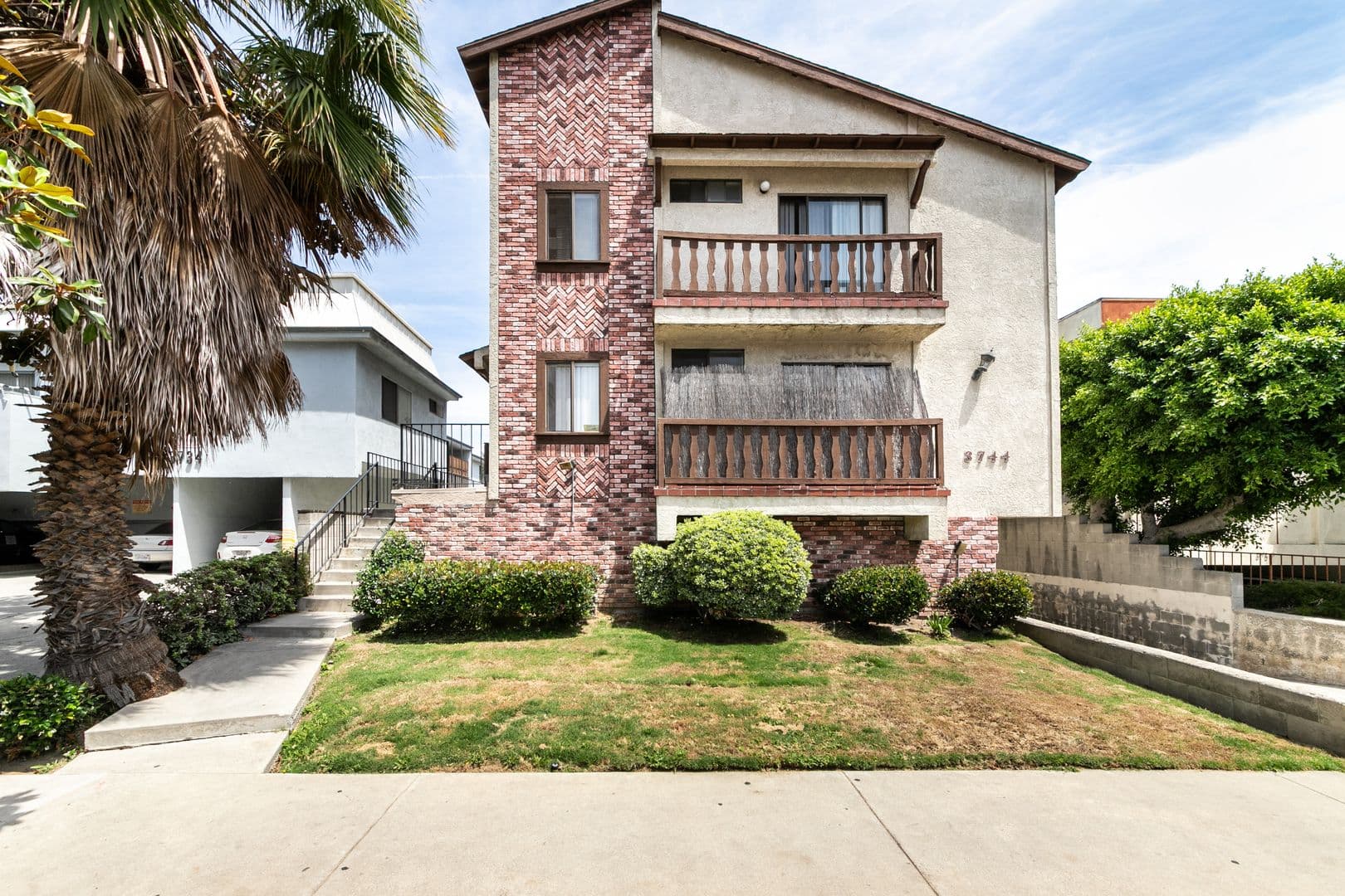 Los Angeles Apartment: 3744 Delmas Terrace