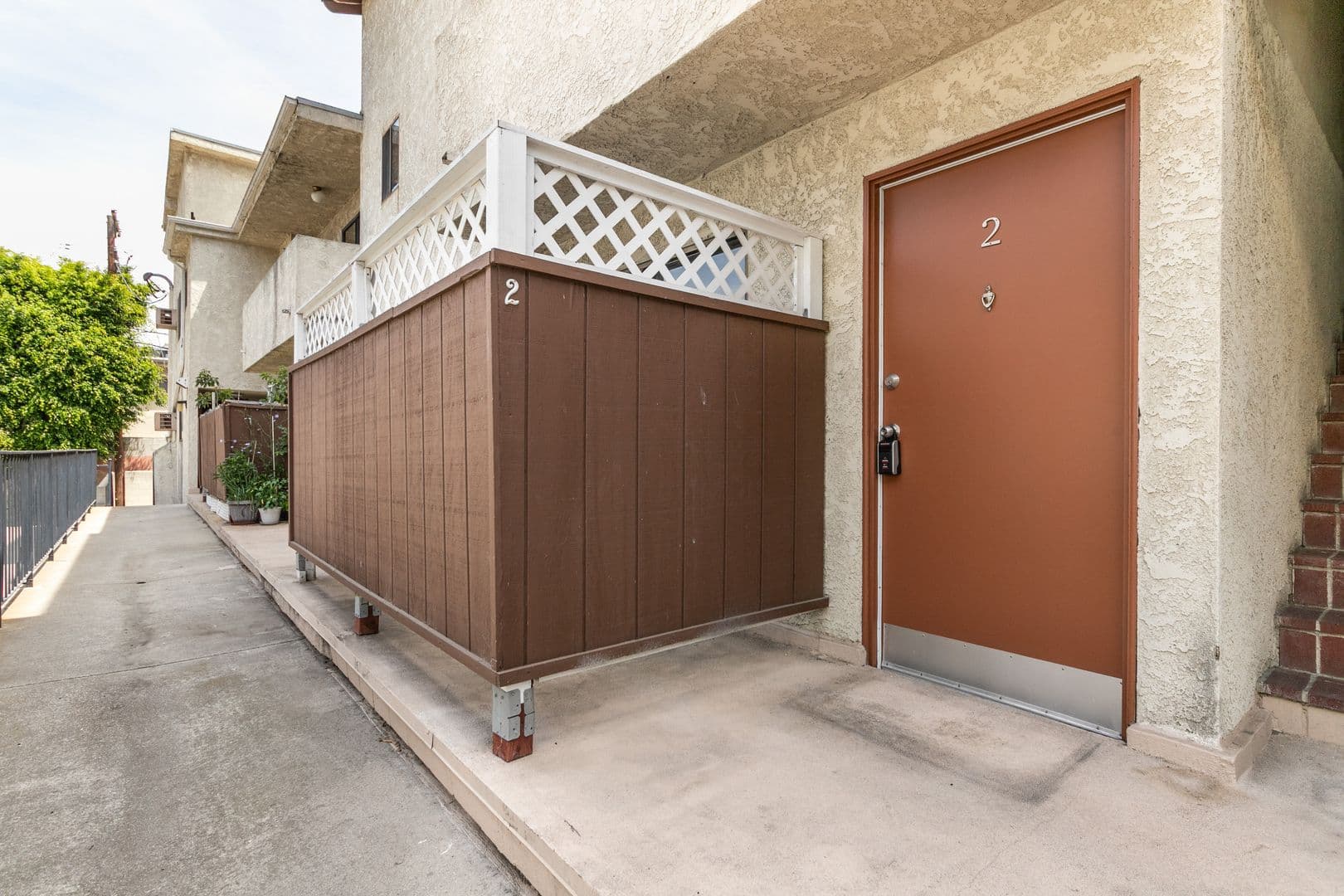 Los Angeles Apartment: 3744 Delmas Terrace