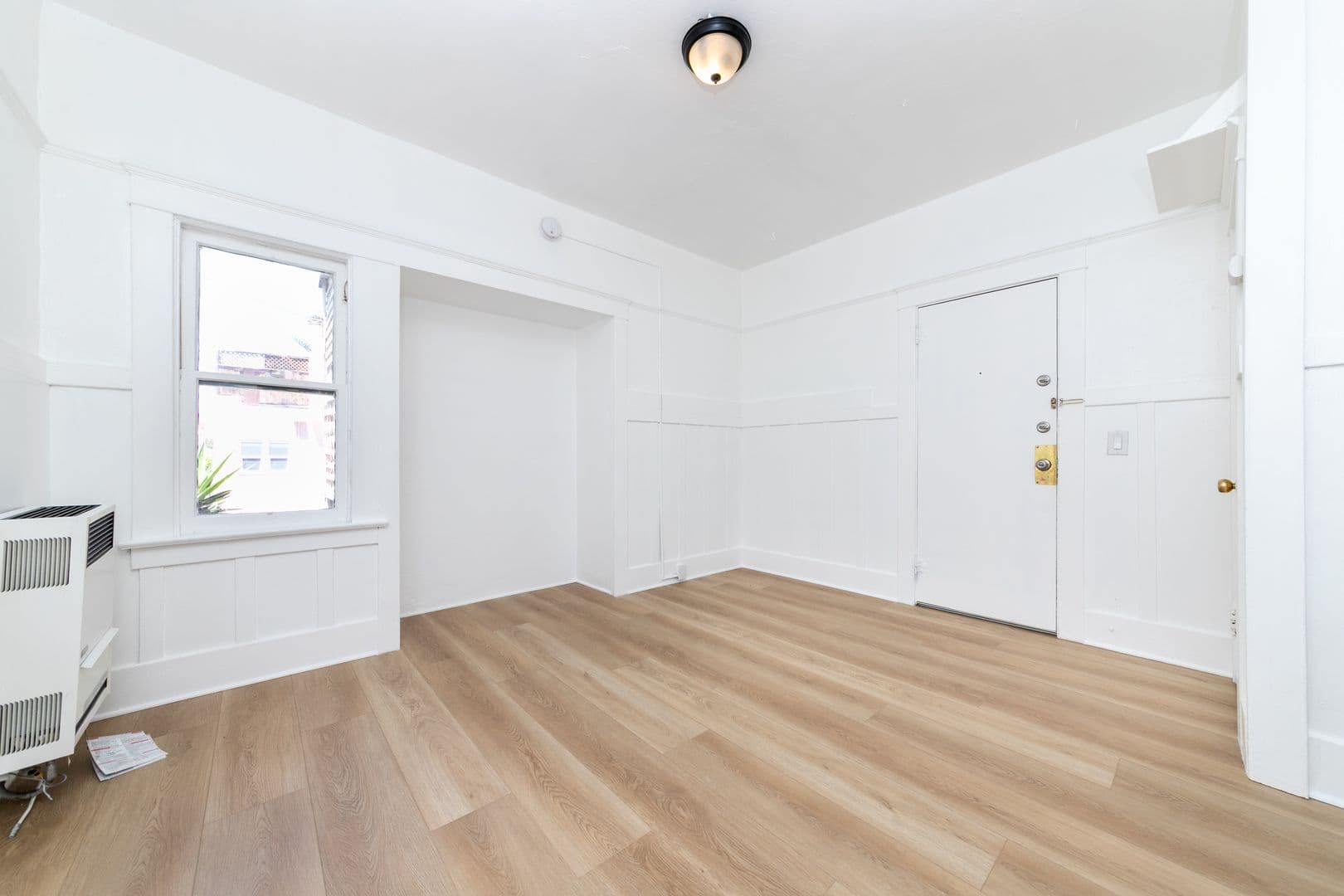 Venice Apartment: 39 24th Ave