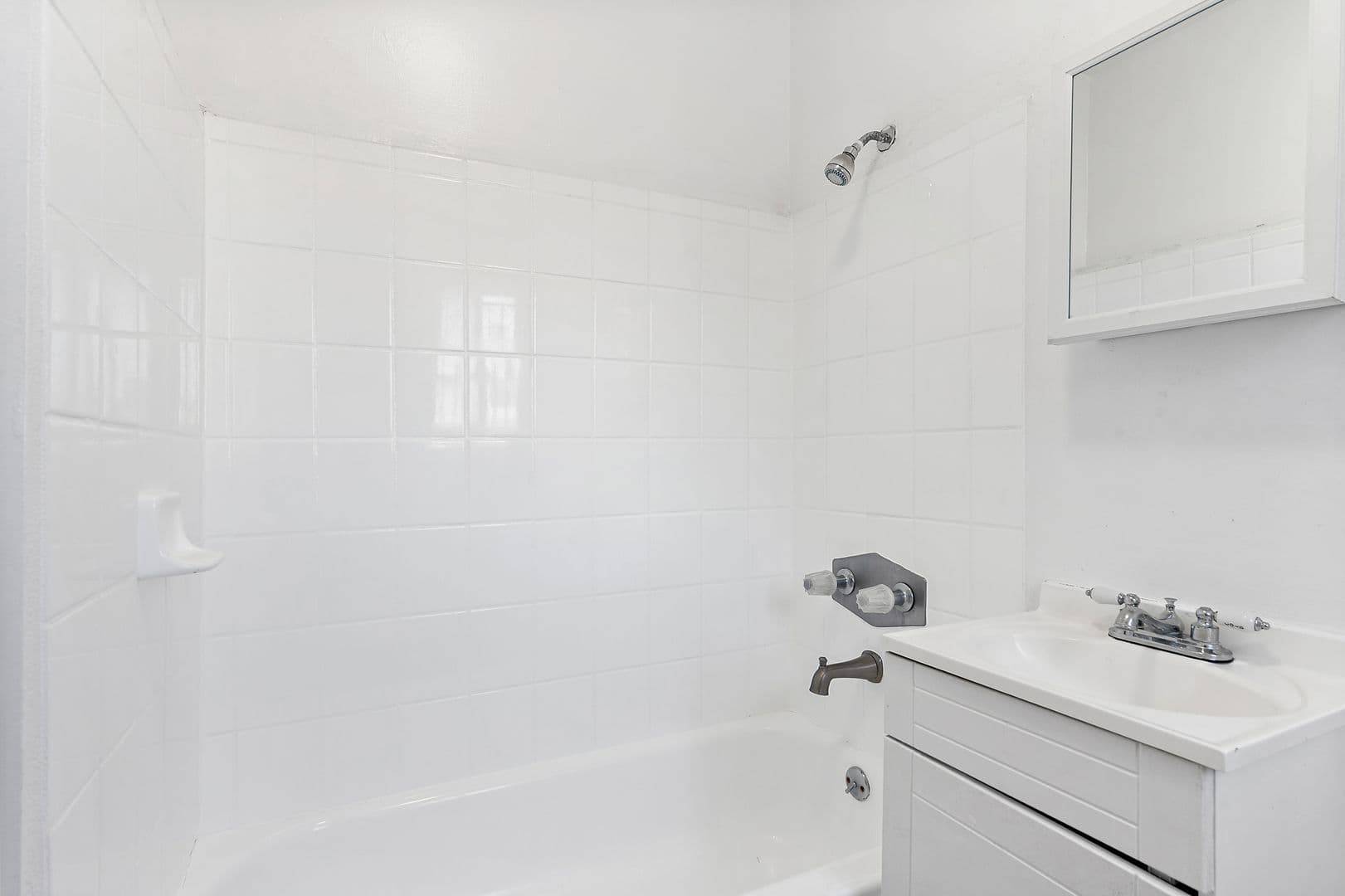 Los Angeles Apartment: Echandia