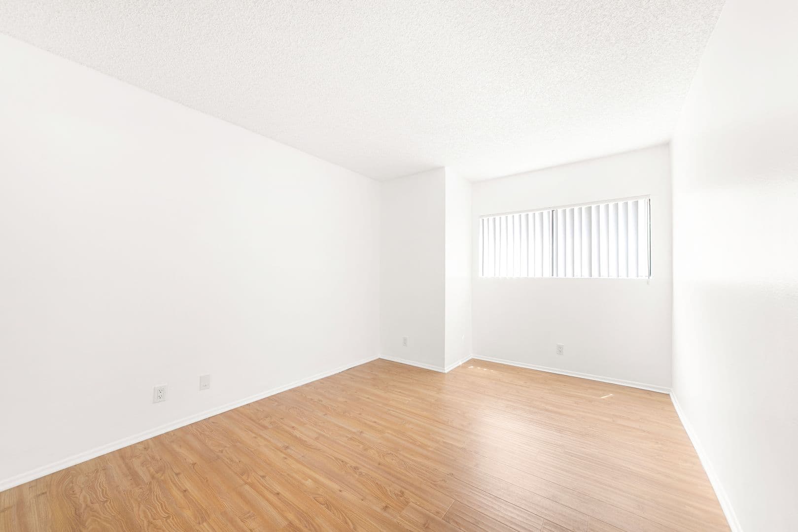 Los Angeles Apartment: 3744 Delmas Terrace